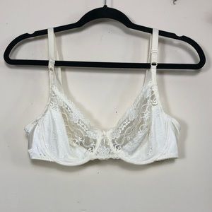 Vintage Wacoal White Lace Bra